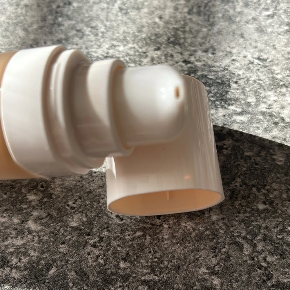 Fenty 335 PRO FILT'R SOFT MATTE LONGWEAR FOUNDATION